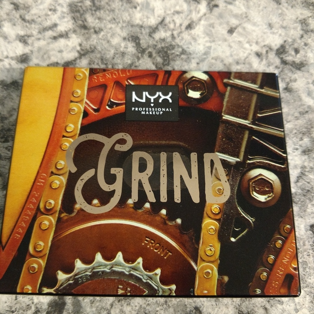 Nyx Eyeshadow palette